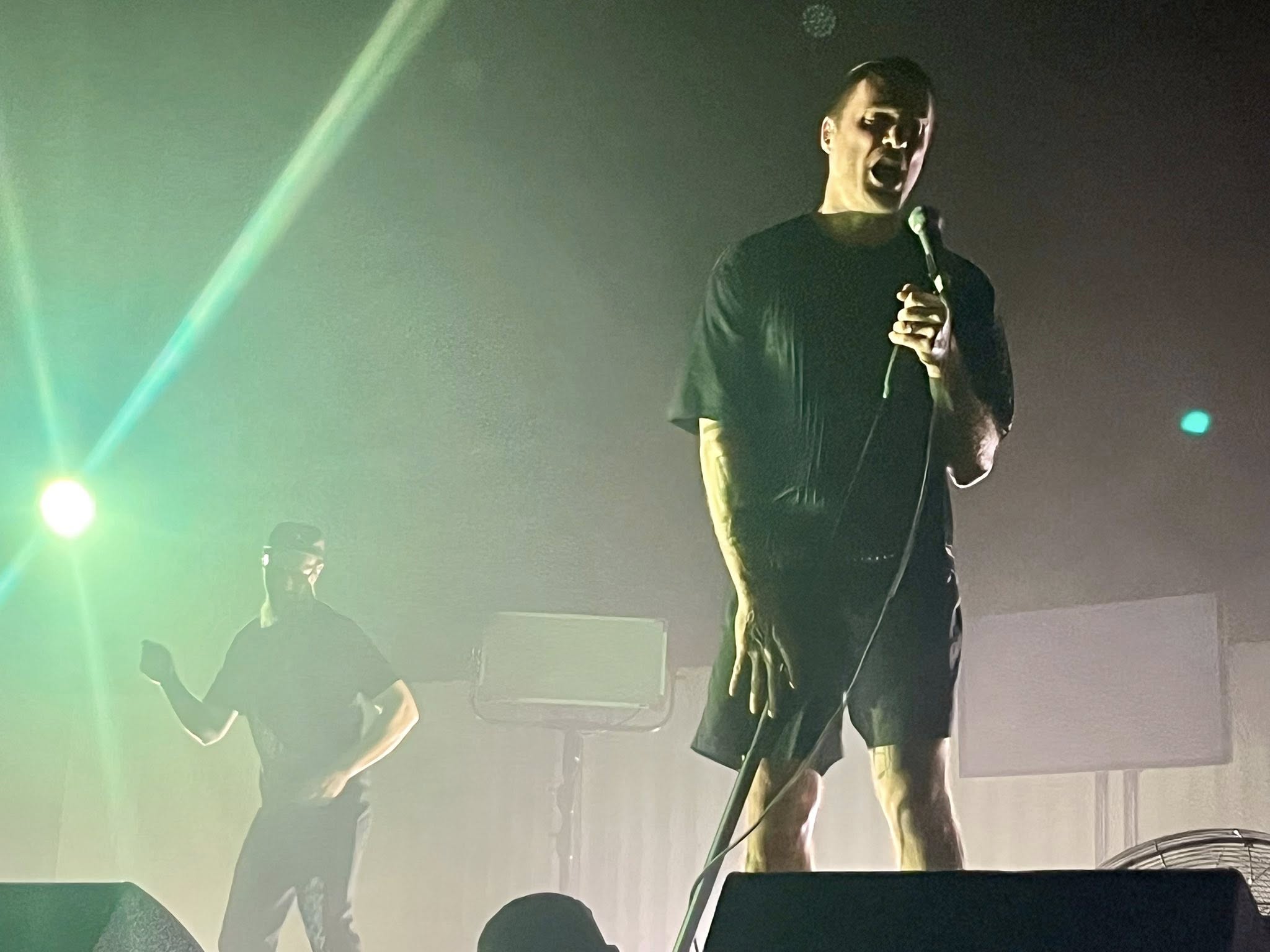 SLEAFORD MODS SUR LA SCENE DU CASINO DE PARIS 2026