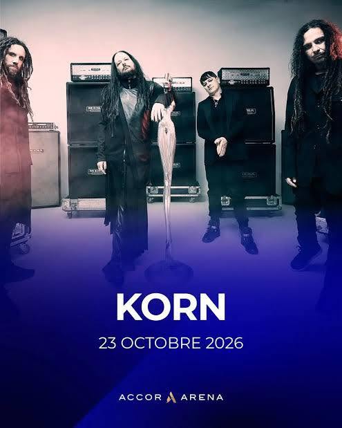 Korn en concert au Cabaret Vert avec Jonathan Davis sur scène dans une ambiance de festival metal.
